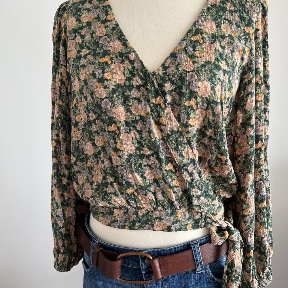 American Eagle Top.  Size M